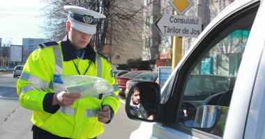 Stire din Eveniment : Amenzi pentru șoferii care nu folosesc centura de siguranță