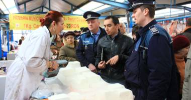 Amenzi usturătoare pentru piețarii  din Constanța - 8