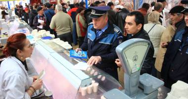 Stire din Eveniment : Amenzi usturătoare pentru piețarii  din Constanța
