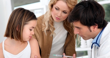Stire din Sănătate : Amenzi usturătoare pentru părinții care refuză vaccinarea