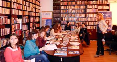 Stire din Cultură-Educație : Procese celebre,  în dezbaterea American Corner