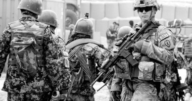 Stire din Actualitate : Coreea de Nord amenință cu atacuri bazele americane din Guam și Japonia