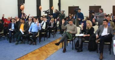 Stire din Politică-Administrație : Am fost jecmăniți până acum? Taxa de habitat redusă la 3 lei de persoană
