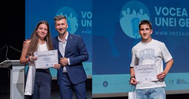 Stire din Cultură-Educație : Doi mirciști, laureați la concursul de discursuri publice ”Vocea unei Generații”