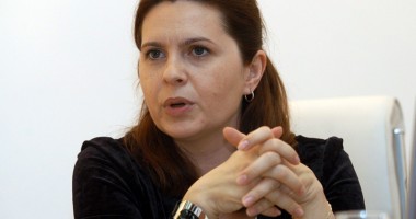 Stire din Politică-Administrație : Adriana Săftoiu: "Am îndoieli că în turul II voturile lui Tăriceanu vor merge spre Ponta"