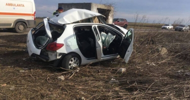 A murit pe loc după ce a intrat  cu mașina într-un bazin de irigații - 2