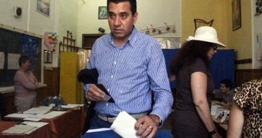 Stire din Politică-Administrație : Gigi Chiru: "PDL resimte divizarea generată de construcția PMP"