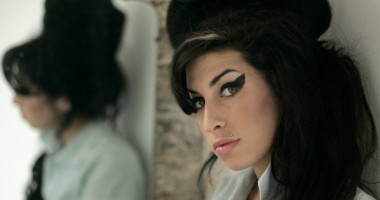 Stire din Monden : Amy Winehouse va primi o stea pe Music Walk of Fame din Londra