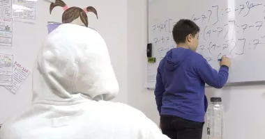 Stire din Cultură-Educație : Cum ar putea arăta structura anului școlar 2026-2027, pusă în dezbatere de Ministerul Educației