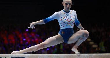 Stire din Sport : Ana Bărbosu face spectacol la Europene: aur la sol și argint la bârnă