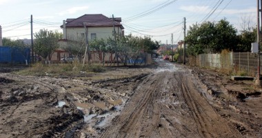 În cartierul Baba Novac-Anadalchioi nu se mai intră decât cu tractorul - 5