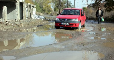 Stire din Social : În cartierul Baba Novac-Anadalchioi nu se mai intră decât cu tractorul
