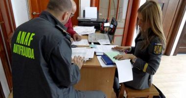 Stire din Economie : Marii contribuabili controlaţi de ANAF dacă şi-au conectat aparatele de marcat la sistemul naţional
