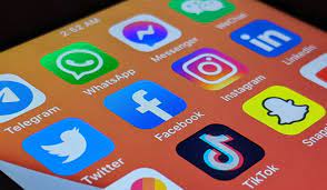 Stire din Actualitate : ANAF a început vânătoarea de influenceri români de pe YouTube, Facebook sau Instagram