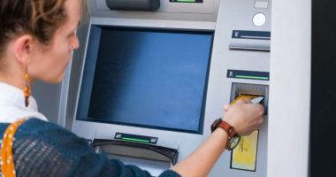 Stire din Social : ANAF verifică banii pe care rudele și-i trimit între ele