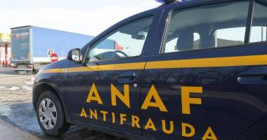 Stire din Economie : ANAF va publica numele persoanelor fizice cu DATORII de peste 100 de lei