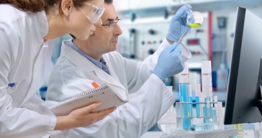 Femeie ucisă de o bacterie rezistentă la toate tipurile de antibiotice