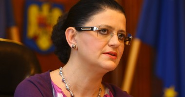 Stire din Politică-Administrație : "Îl dau în judecată pe Ponta pentru prejudicii aduse statului"