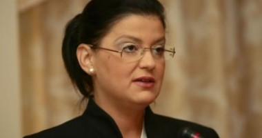 Stire din Politică-Administrație : Anca Boagiu și Roberta Anastase, așteptate la Școala de Vară a PDL-ului