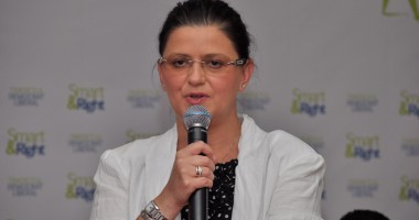 Stire din Politică-Administrație : "Am avut un model care, astăzi, este șeful statului"