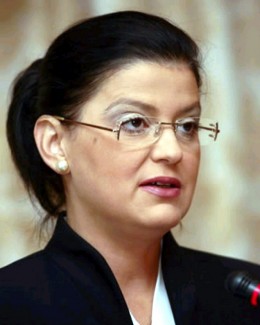 Stire din Politică-Administrație : Anca Boagiu spune că nu  se simte vizată de remaniere