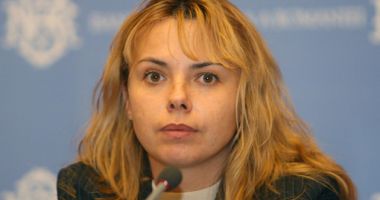 Stire din Politică-Administrație : Anca Dragu: „E nevoie de o politică de integrare economică şi culturală a romilor”