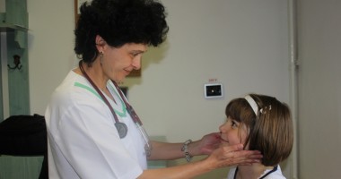 Stire din Sănătate : De ce fac migrene până și copiii mici