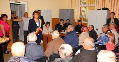 Stire din Politică-Administrație : Primarul Ancuța Belu a avut a patra întâlnire cu "Sfatul Bătrânilor" din Mihail Kogălniceanu