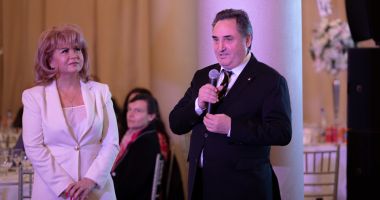 Stire din Politică-Administrație : LIVE TEXT Gala excelenței și performanței feminine reunește personalitățile Constanței. IATĂ PREMIANTELE!
