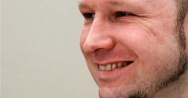 Stire din Actualitate : Breivik a fost condamnat la 21 de ani de închisoare