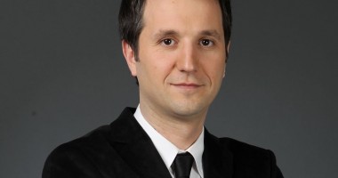 Stire din Monden : Andi Moisescu petrece Paștele  în sânul familiei