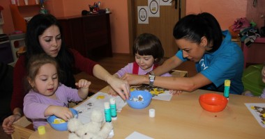 Andreea Raicu a pictat cu copiii din Constanța - 1