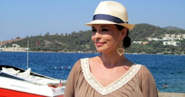 Stire din Monden : Andreea Marin, vacanță cu iubitul turc