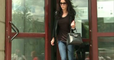 Stire din Eveniment : Soția lui Codruț Marta a fost reținută pentru prostituție și proxenetism