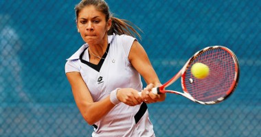 Stire din Sport : Andreea Mitu s-a calificat în semifinalele turneului de la Darmstadt