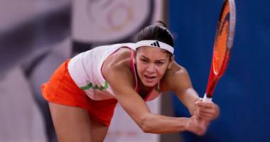 Stire din Sport : Tenis / Andreea Mitu a învins-o pe Lucie Safarova în primul tur al turneului de la Linz
