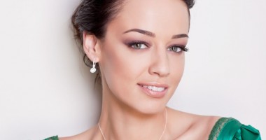 Stire din Monden : Andreea Raicu  a primit  un cadou porno