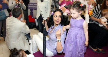 Stire din Monden : Andreea Marin și-a înscris fetița la o școala  turcească: "A fost o decizie spontană"