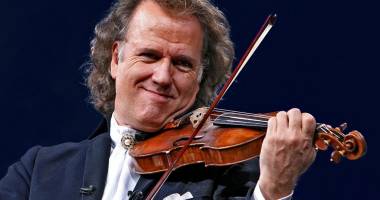 Stire din Cultură-Educație : Surpriză de proporții la concertul lui Andre Rieu