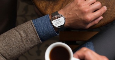 Stire din Tehnologie : Dispozitivele Android Wear vor putea funcționa fără smartphone