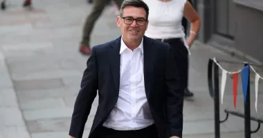 Andy Burnham și-a început mandatul de premier al Marii Britanii