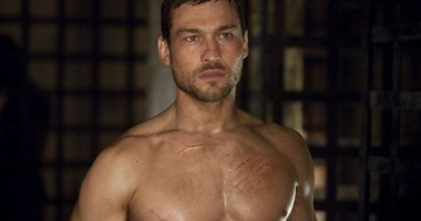Stire din Monden : Andy Whitfield, starul seriei "Spartacus", a murit la 39 de ani