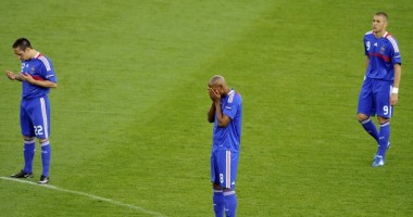 Stire din Sport Internațional : Nicolas Anelka, suspendat cinci meciuri și amendat pentru gestul de la partida cu West Ham