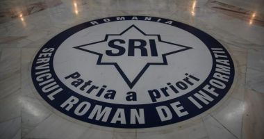 Stire din Eveniment : Angajata SRI păcălită de un "medic american" a cedat rapid. I-a trimis încă din prima lună bani pentru "copil cu leucemie"