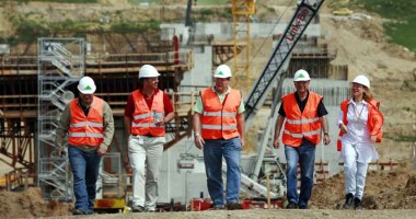 Disponibilizări în masă în domeniul construcțiilor pe timp de vară