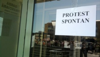 Stire din Economie : Angajații de la Fisc au declanșat acțiuni de protest