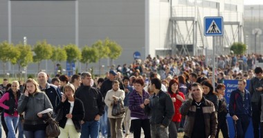 Stire din Economie : Câți bani primesc angajații Nokia în urma disponibilizărilor