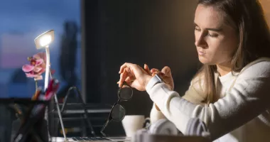 Stire din Social : Românii, printre europenii care petrec cele mai multe ore la serviciu