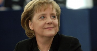 Stire din Actualitate : SPIONAJ SUA. Merkel, interceptată timp de 11 ani!