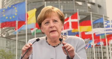 Stire din Actualitate : Angela Merkel: "După Brexit, Londra va fi un nou concurent la porțile UE"